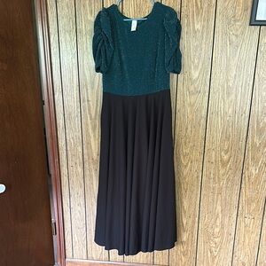 Elegant Green and Black Women's Dress